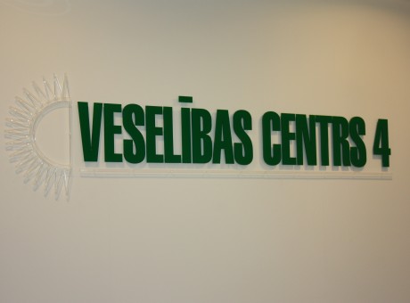 Plexi glass cutted logo with distance from wall