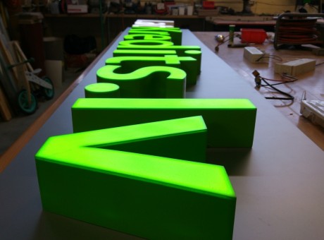 3D illuminated letters